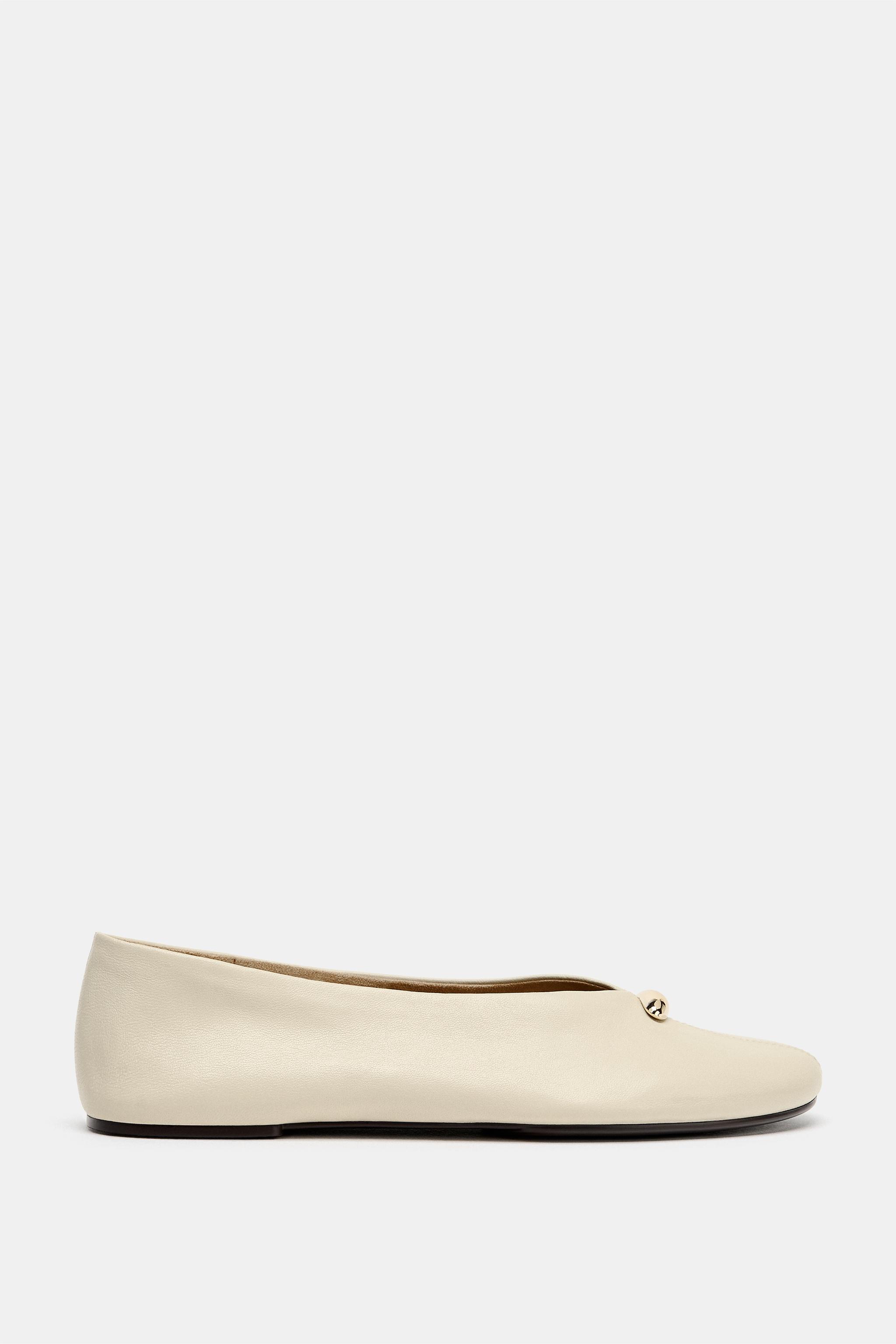 LEATHER BALLERINAS WITH METAL APPLIQUÉ — Ecru White