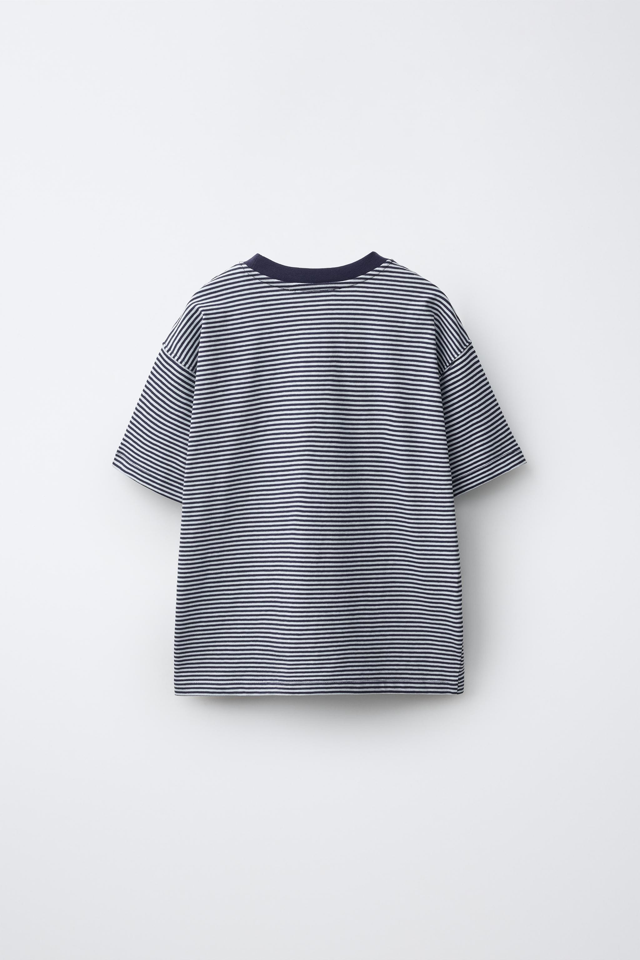 LOT DE TROIS T-SHIRTS IMPRIMÉS ET UNIS