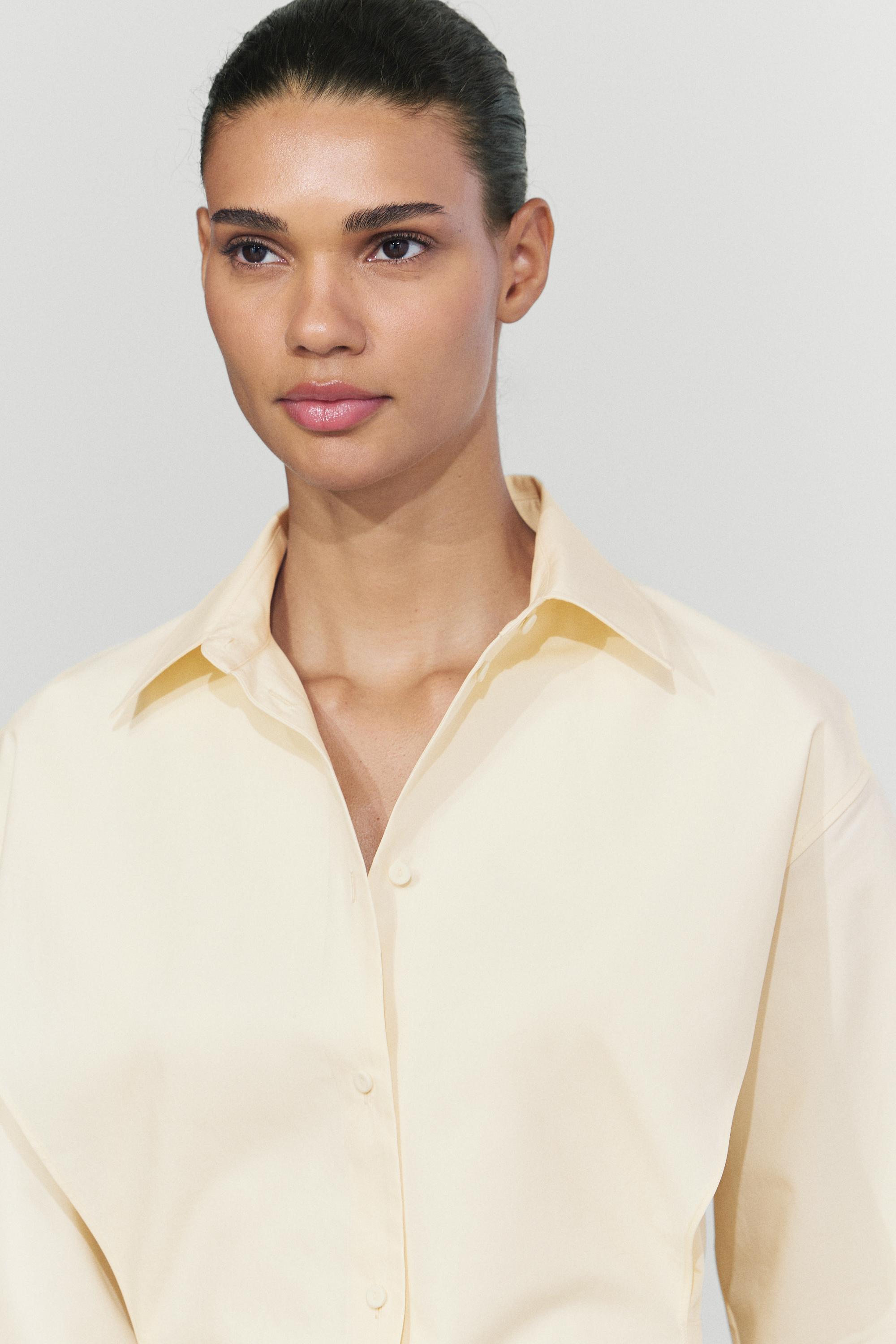 Chemise fluide, détail ceinture en coton et daim
