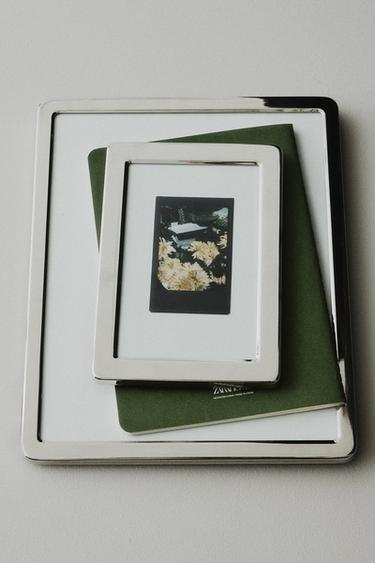 METAL PHOTO FRAME WITH ROUNDED CORNERS - Silver by Zara