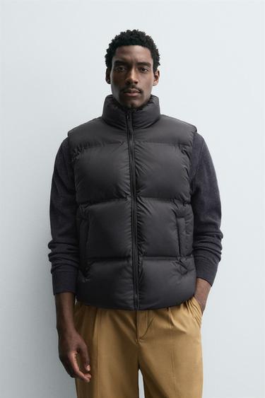 CHALECO ACOLCHADO WATER REPELLENT - Negro de Zara