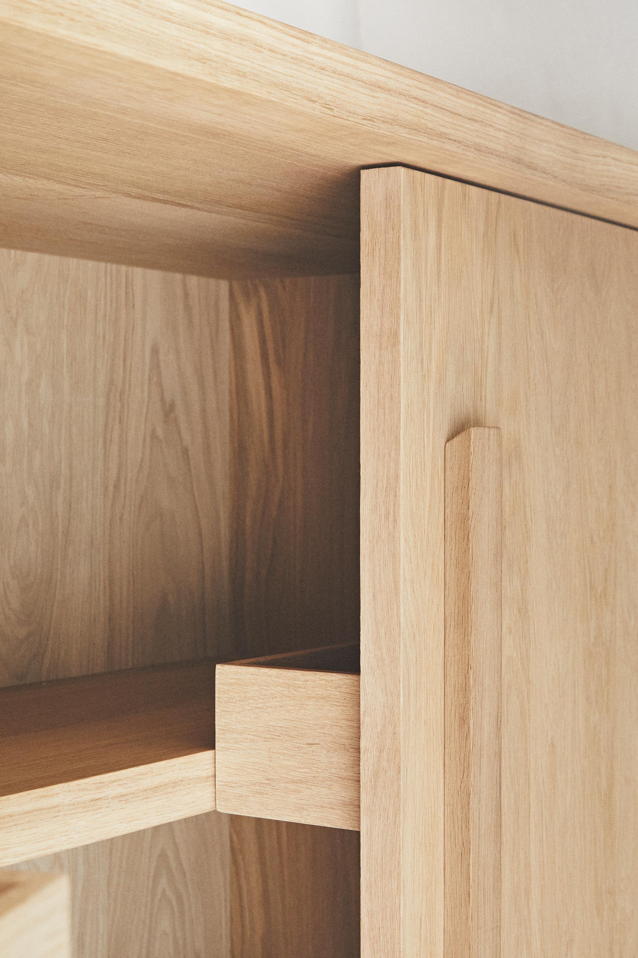 CABINET 01