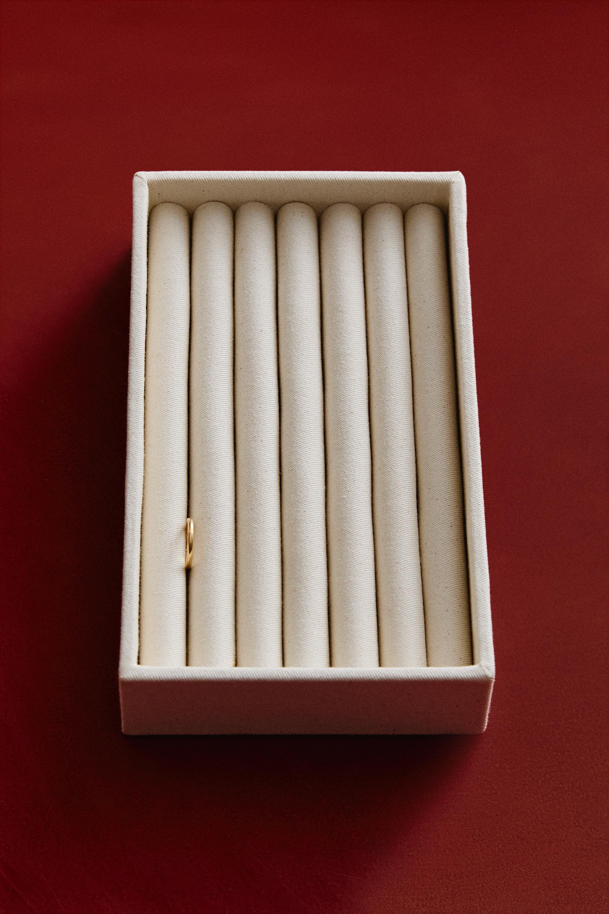 RING ORGANIZER BOX — Ecru