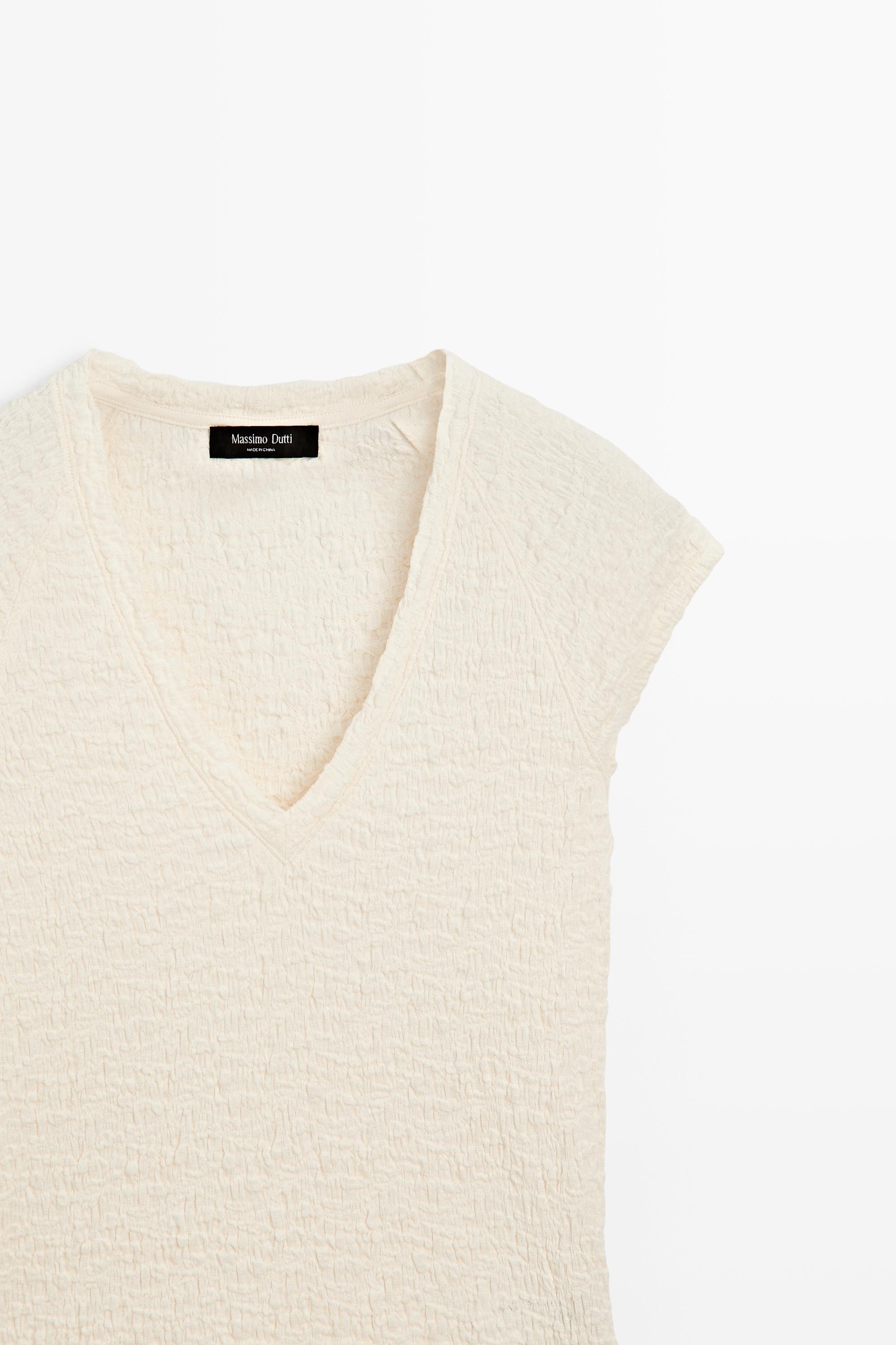 Textured V-neck T-shirt