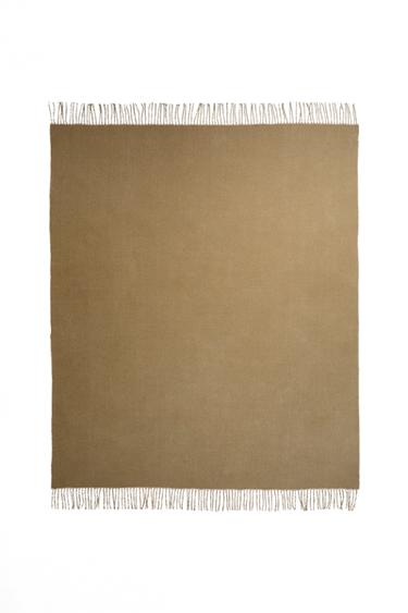 SOFT FRINGED BLANKET - Light beige by Zara
