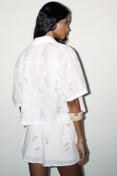 SHORT BRODÉ FLEURS - Blanc cassé de Zara - Image 2