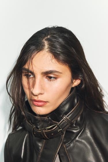 BLOUSON EN CUIR 100% USÉ - Marron foncé de Zara - Image 3