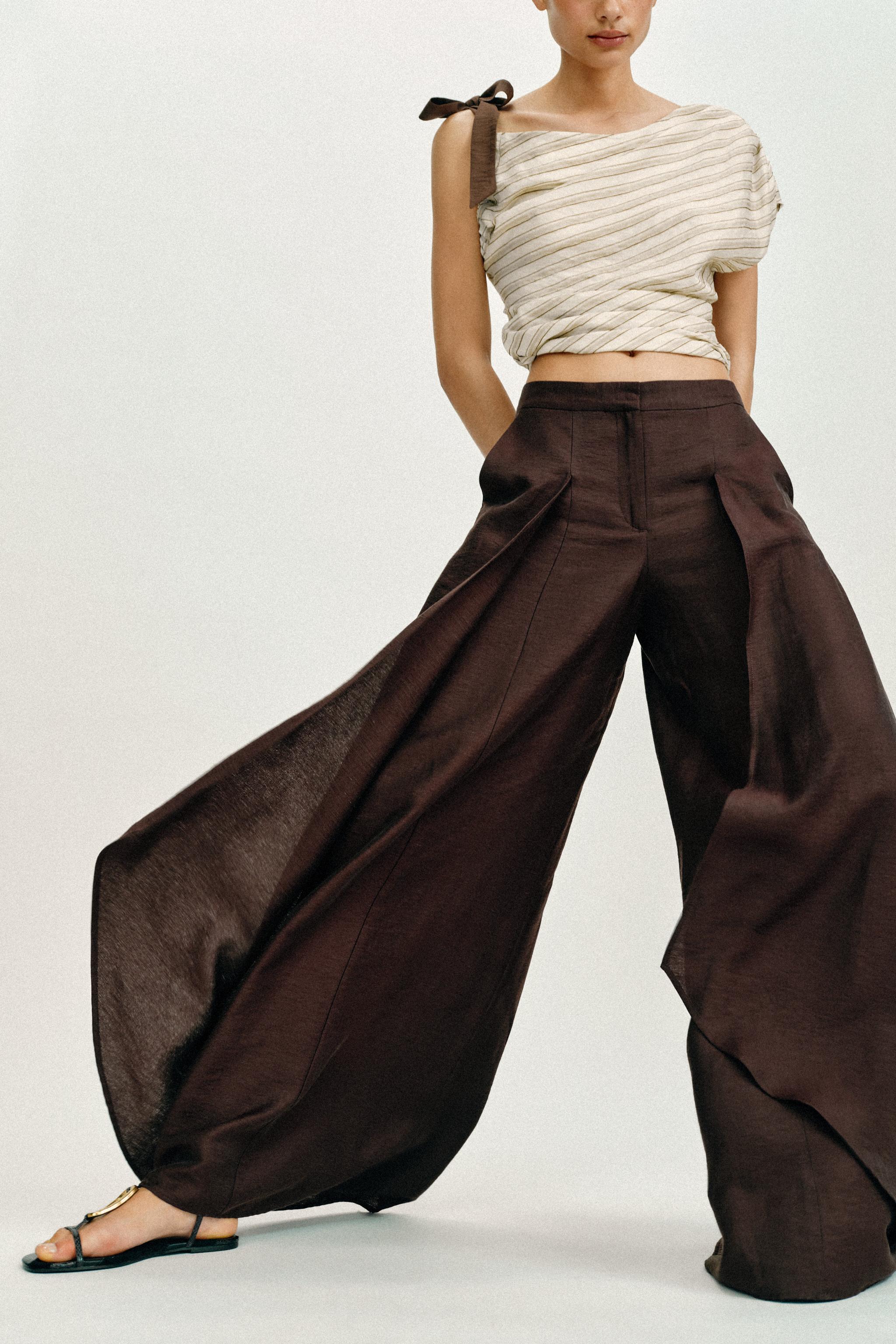 WIDE-LEG LINEN PANTS