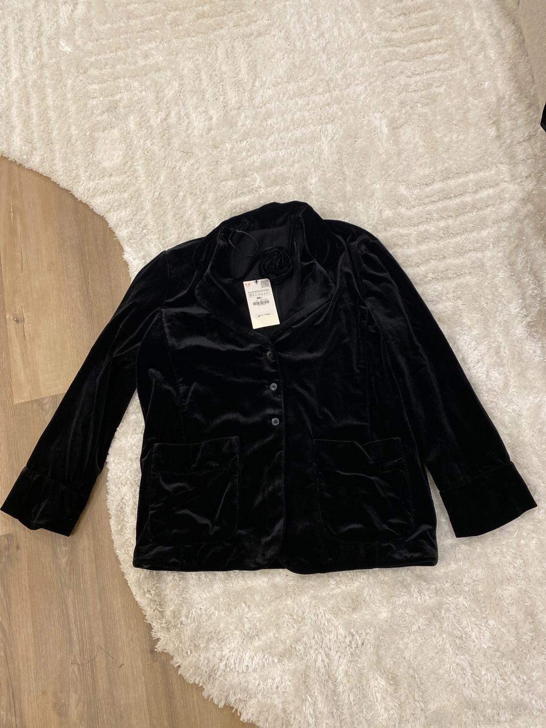 FLORAL CHOKER VELVET BLAZER