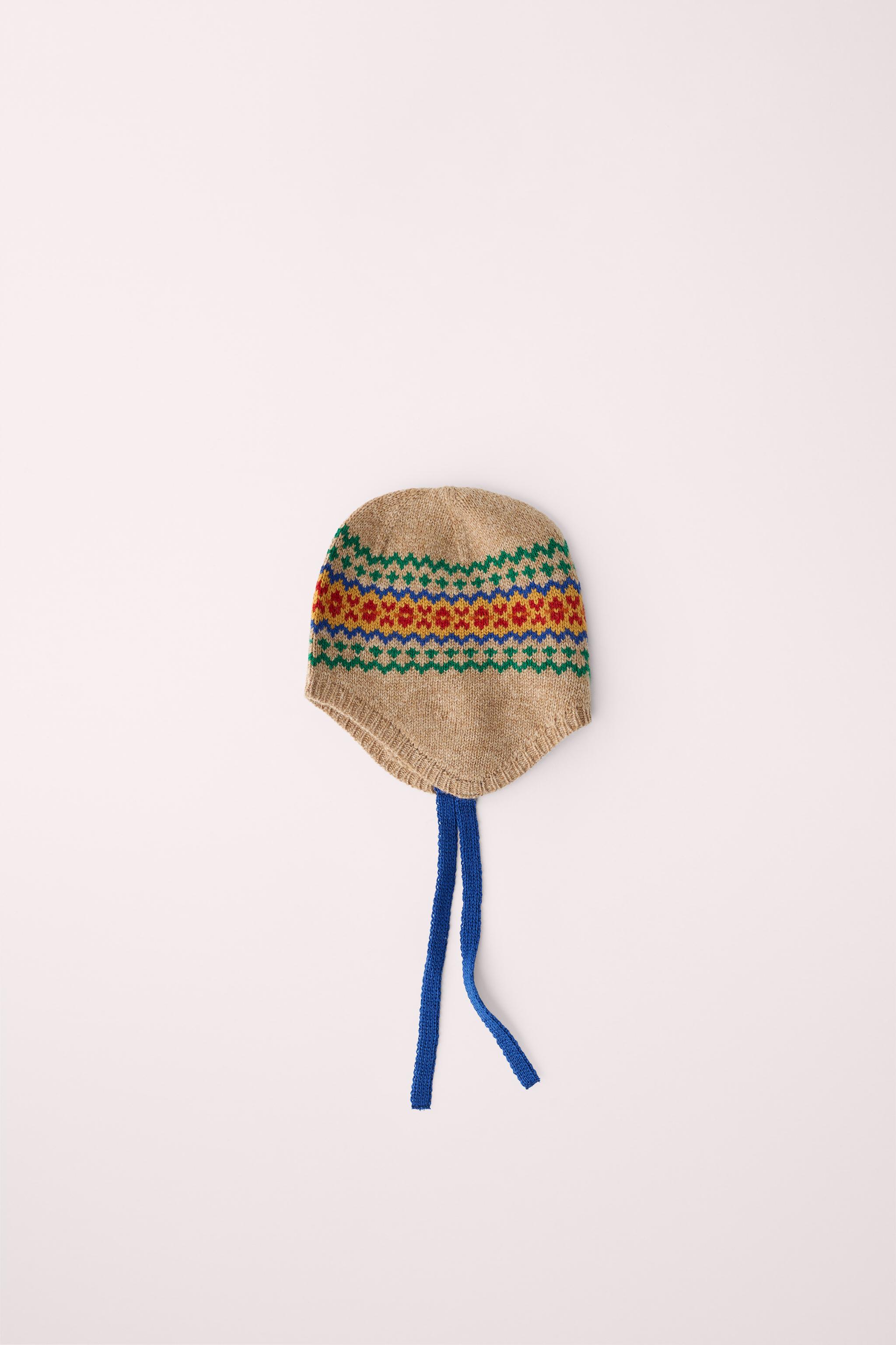 GORRO PUNTO 100% LANA ESTAMPADO GRECA CREATED BY CARAMEL LONDON X ZARA