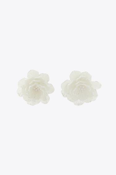 PENDIENTES FLOR RELIEVE - Crudo de Zara