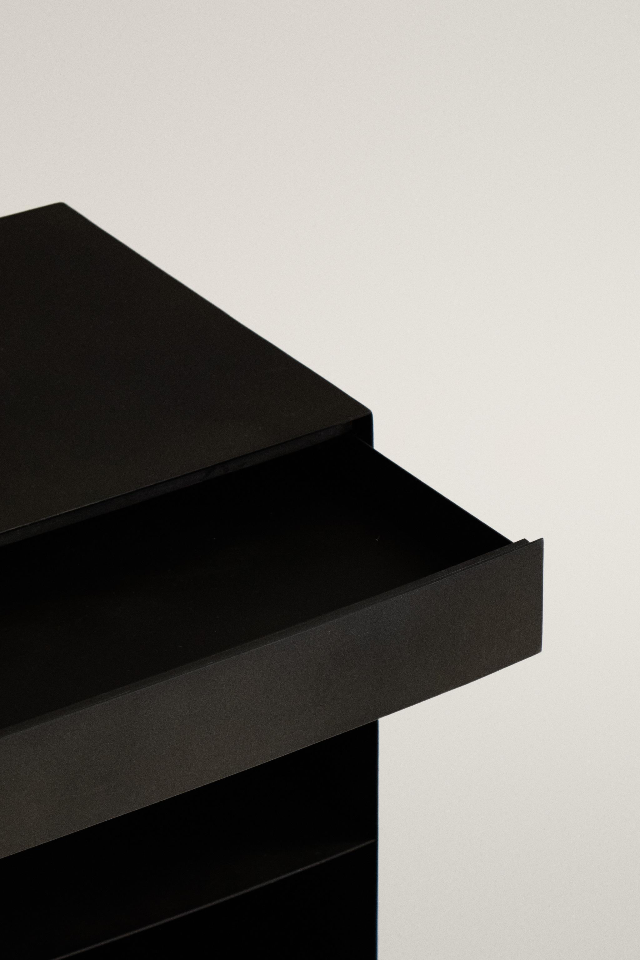 METAL BEDSIDE TABLE WITH DRAWER