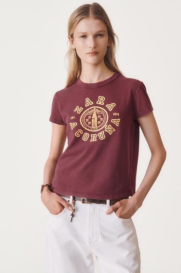 تيشرت VARSITY 50TH ANNIVERSARY - عقيقي الخاص بـ Zara