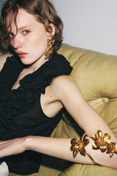 FLOWER EARRINGS - Golden by Zara - Image 0