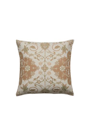 غلاف وسادة جاكار - بني الخاص بـ Zara