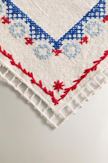 PACK OF CROSS-STITCH EMBROIDERY COTTON AND LINEN NAPKINS (PACK OF 2) - Pink by Zara - Image 2