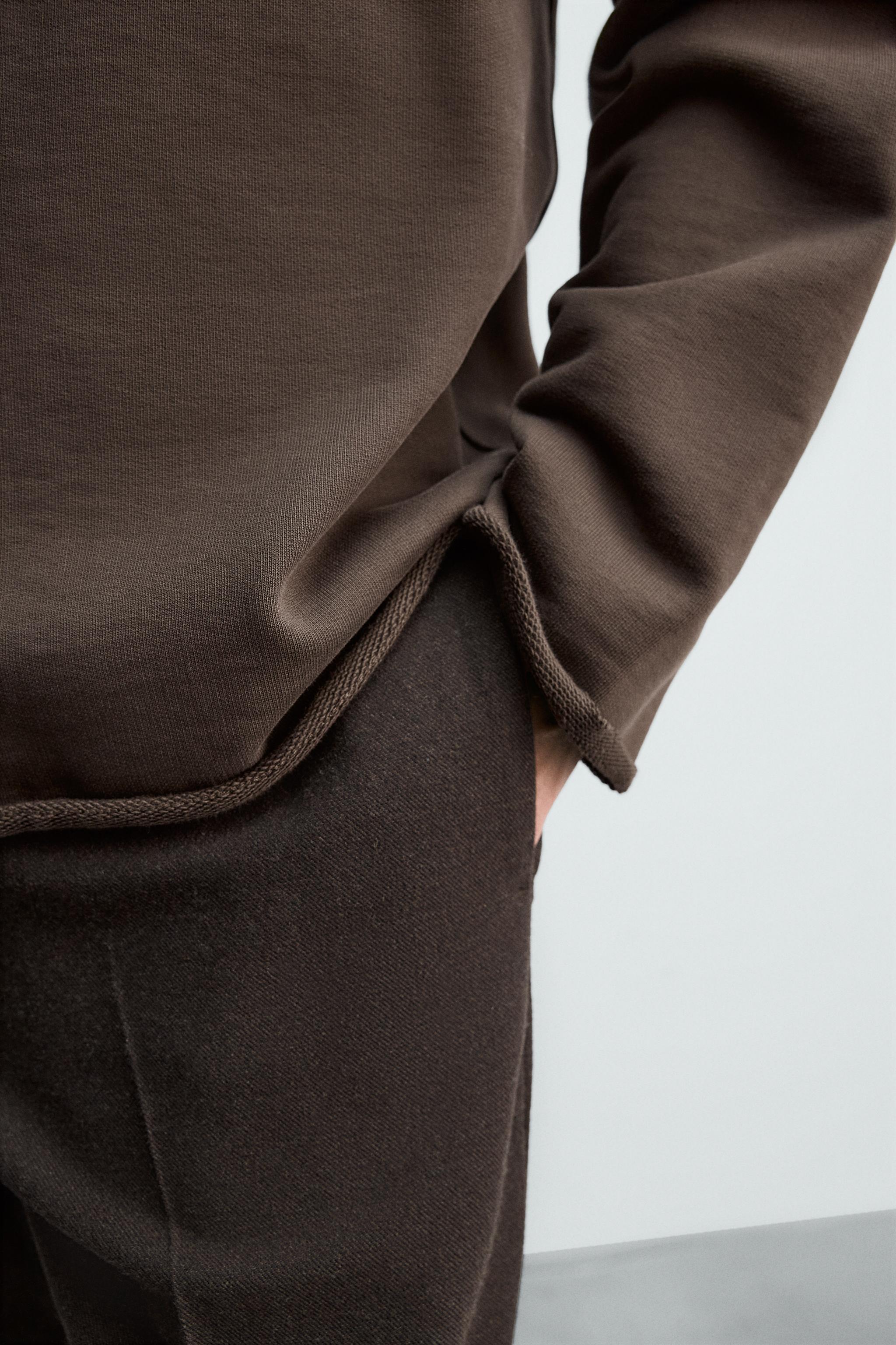 RELAXED FIT HOODIE SWEATSHIRT