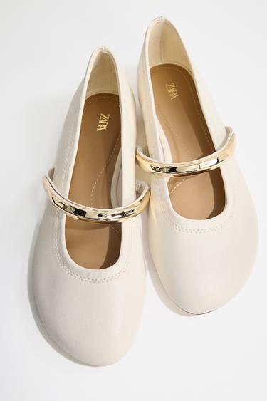 BALLERINAS WITH METAL STRAP - White by Zara