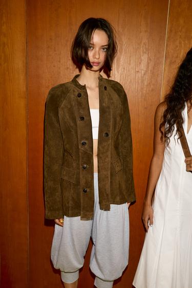 TAILLIERTE JACKE AUS 100 % WILDLEDER - Helles Khaki von Zara