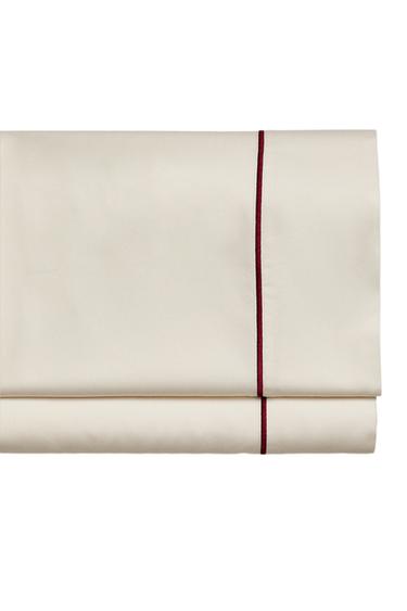 SATEEN FLAT SHEET WITH EMBROIDERED EDGE - Burgundy by Zara