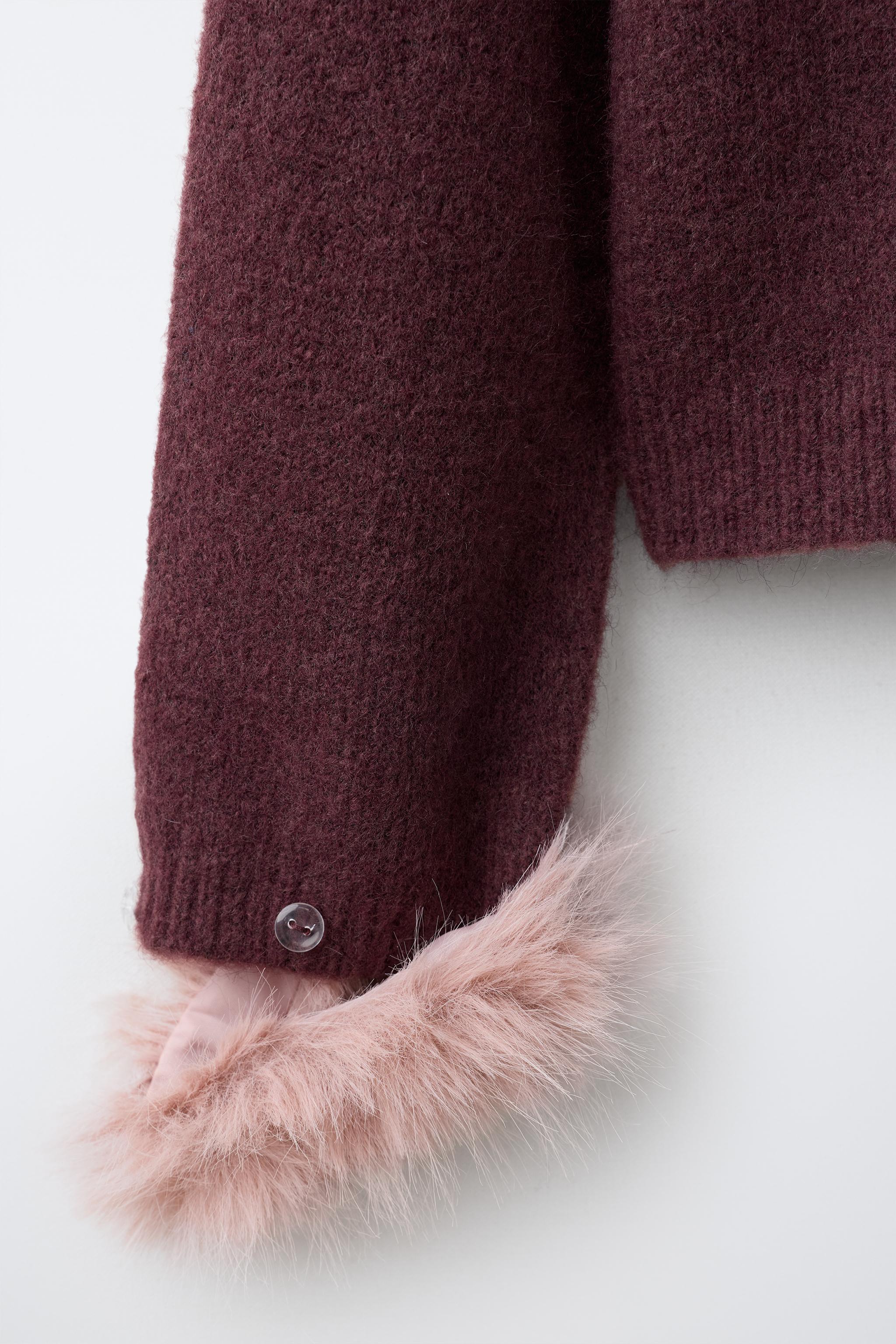 PULL EN MAILLE POIGNETS EFFET FOURRURE