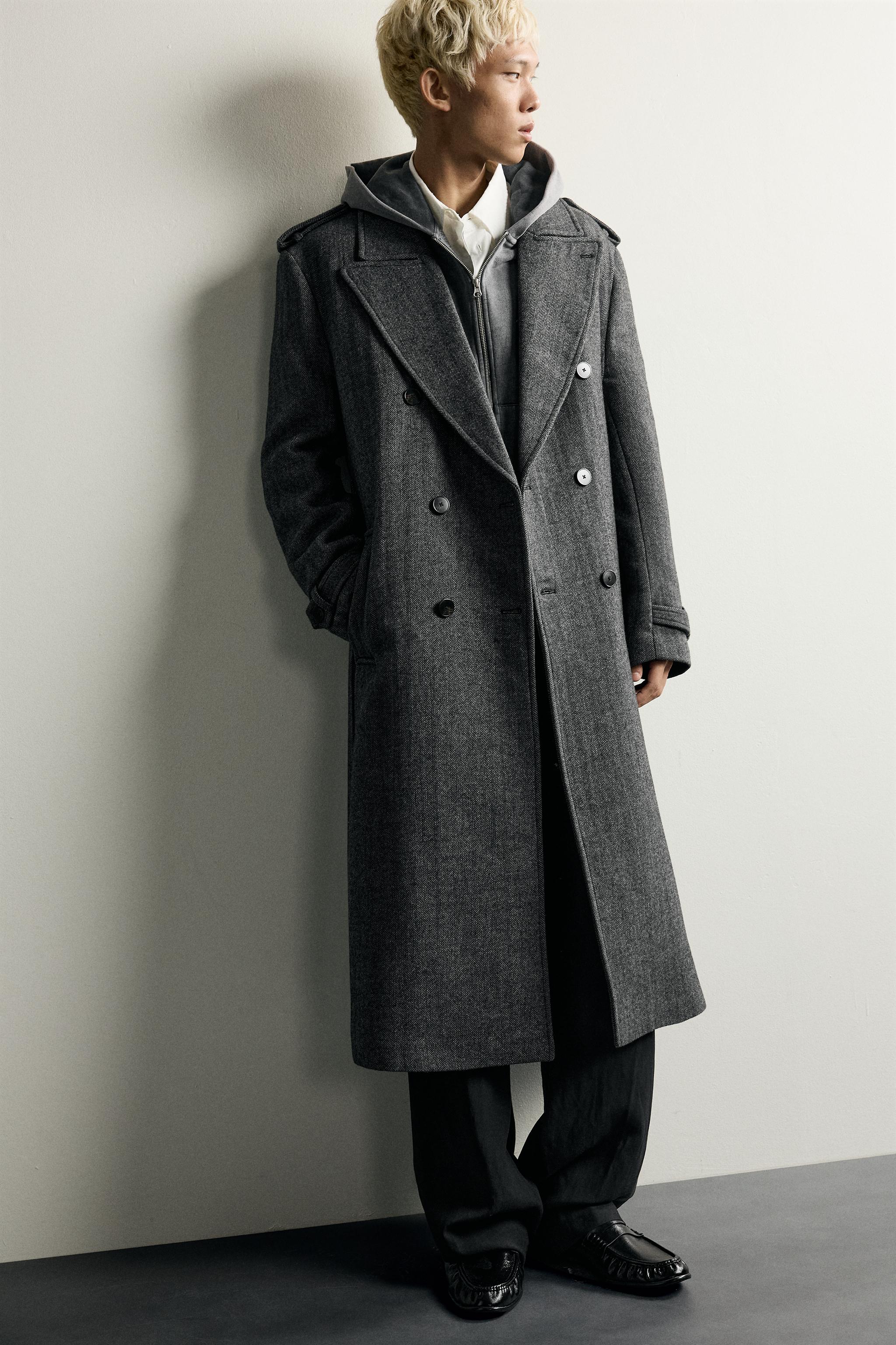 DOUBLE-BREASTED WOOL COAT WITH BELT