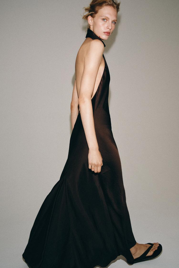 Vestido largo de cuello halter de la colección ZW 6