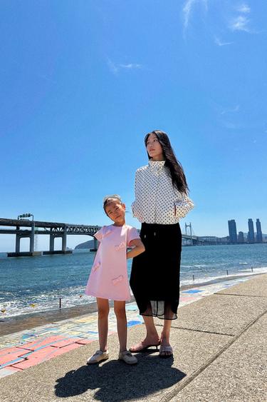 リボン付きワンピースピンクZaraのリボン付きワンピース - ピンク