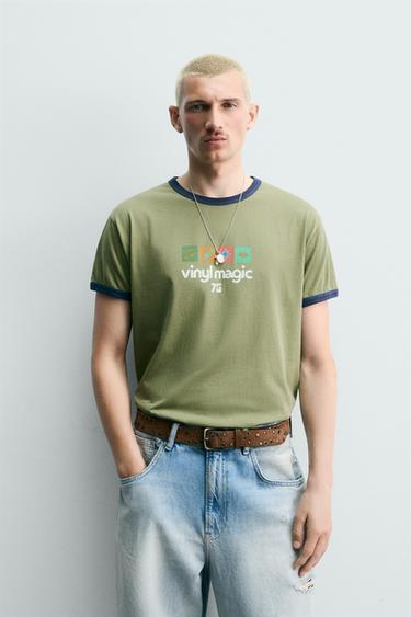 Zara REBRASTA MAJICA S KONTRASTNIM PRINTOM ISPRANOG IZGLEDA – Kaki