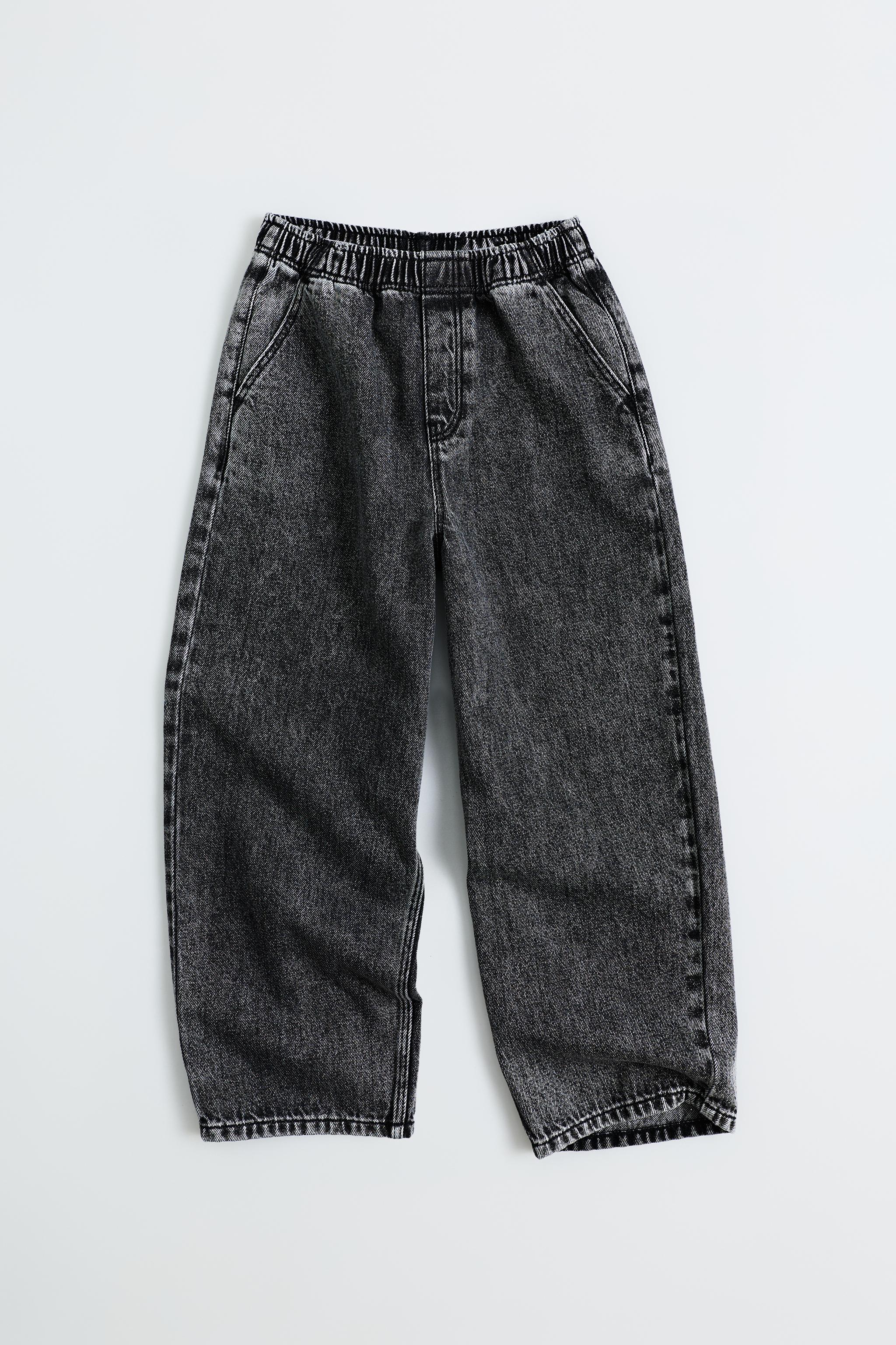 WASHED LOOSE-FIT JEANS — Black