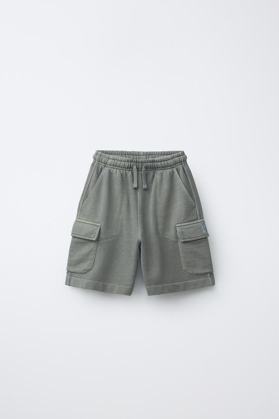BERMUDA FELPA CARGO - verde lavado de Zara - Imagen 0