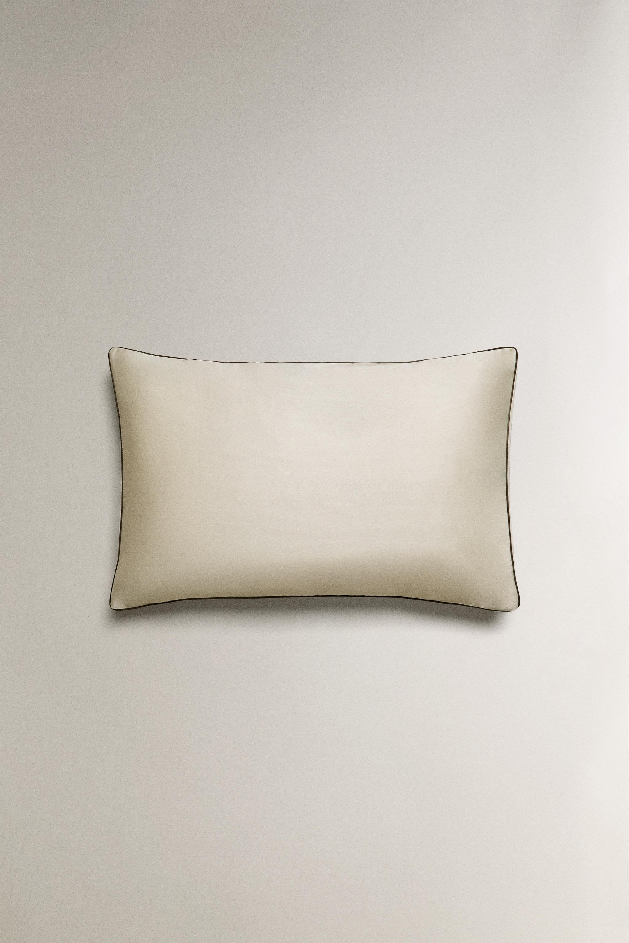 TAIE D’OREILLER SATIN PASSEPOIL