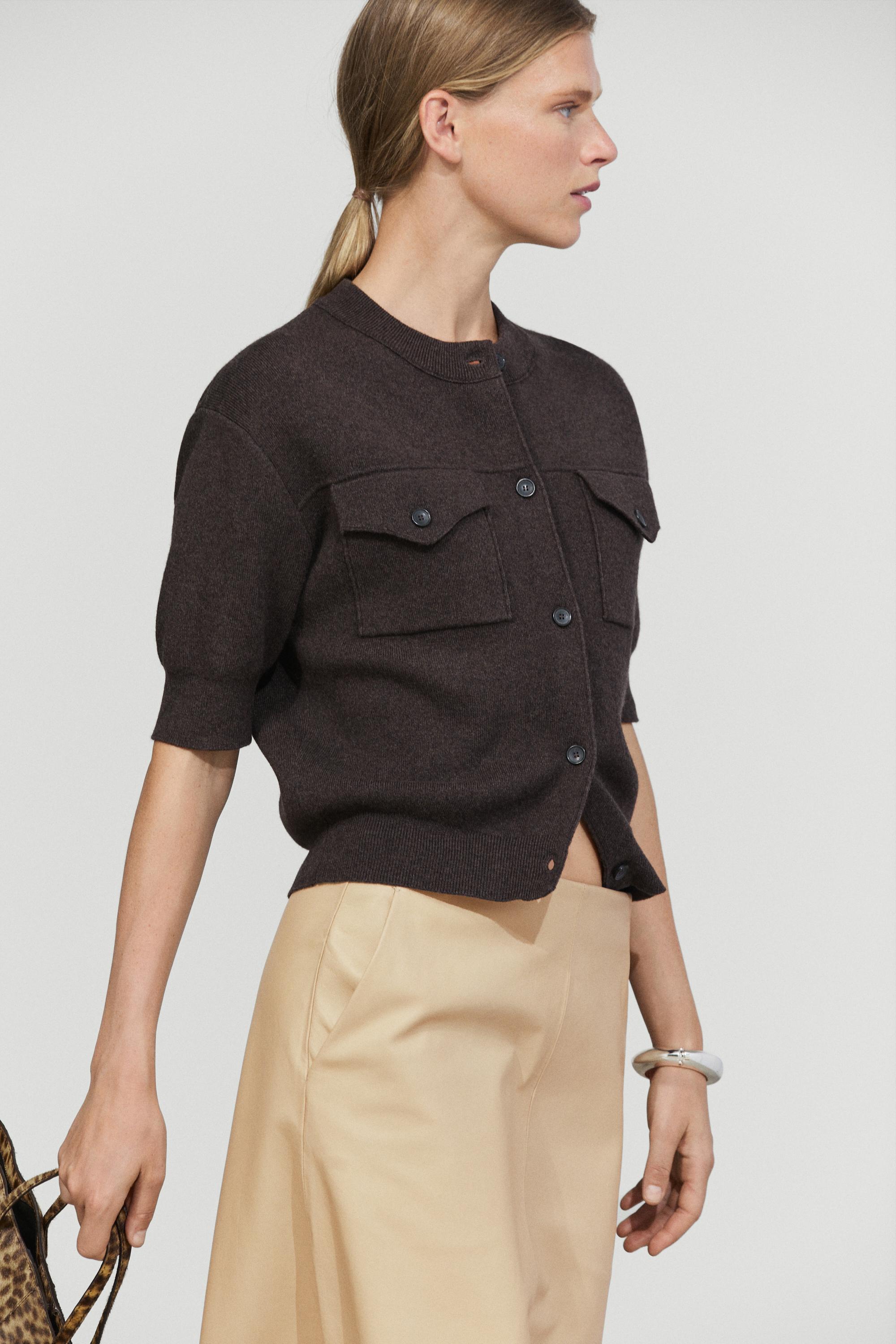Short sleeve knit cardigan with pockets