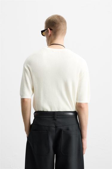 T-SHIRT EN MAILLE À TEXTURE - Blanc de Zara - Image 2