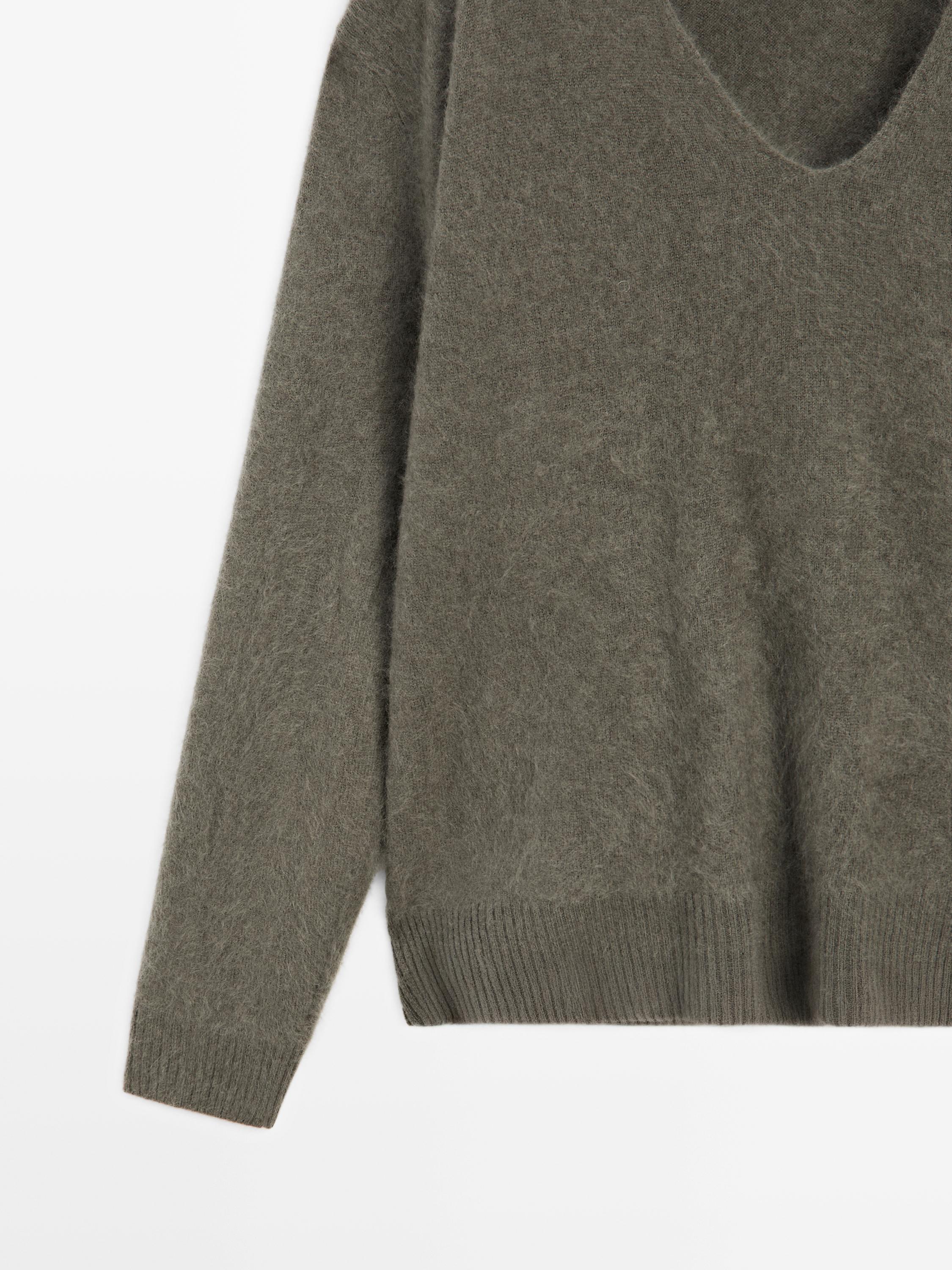 Wool and cashmere V-neck knit sweater