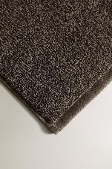 EXTRA SOFT COTTON BATH TOWEL (700 GXM²) - Dark mink by Zara - Image 2