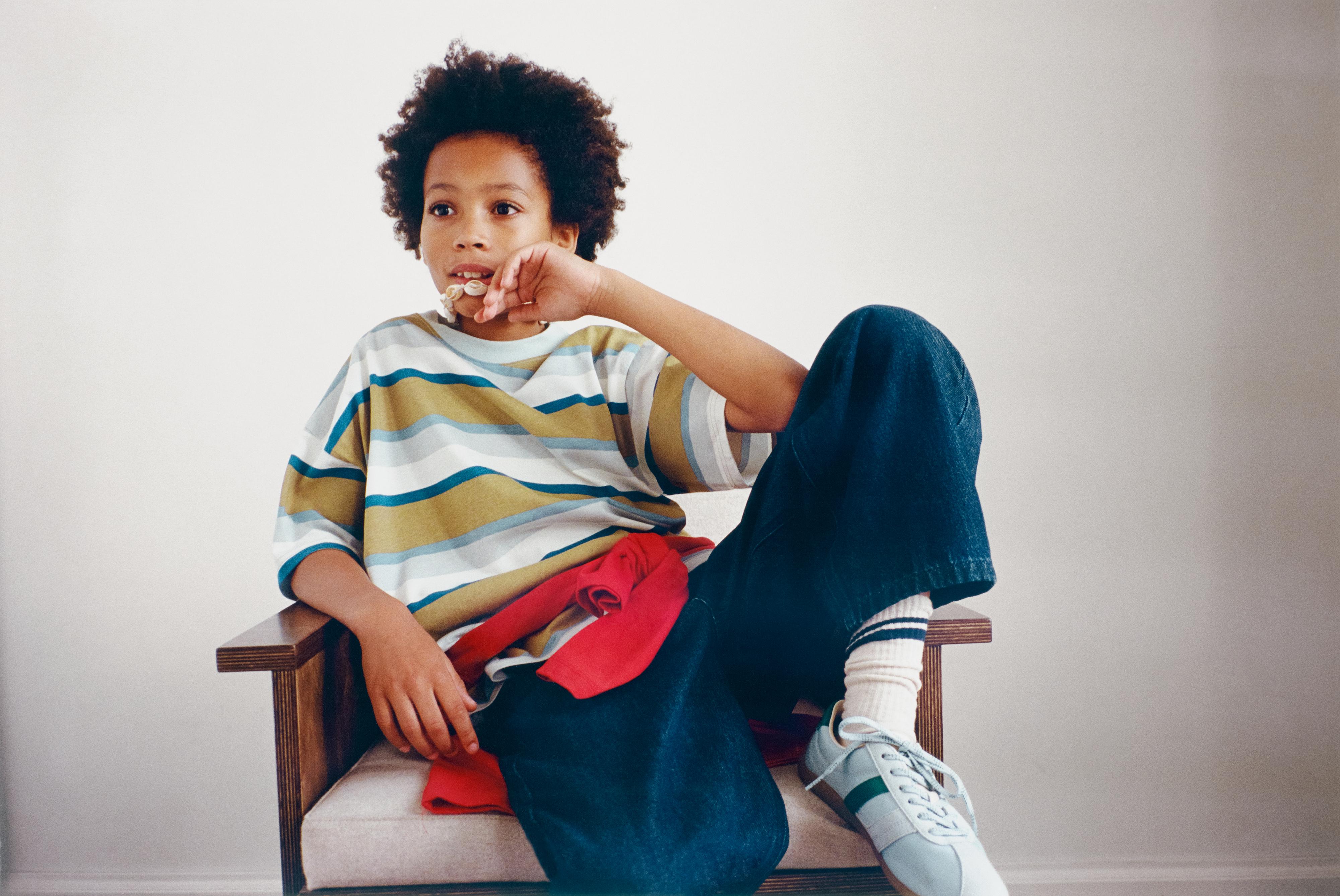 STRIPED PATCH T-SHIRT — striped