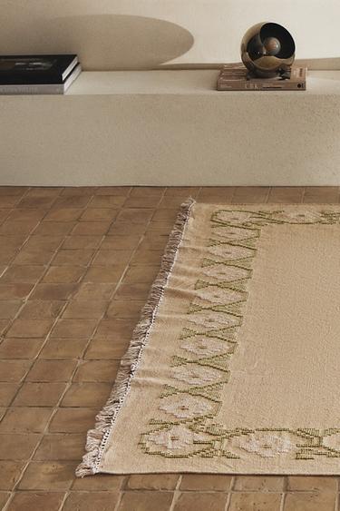 FLORAL JACQUARD RUG - Beige by Zara