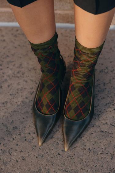 CALCETINES MEZCLA ALGODÓN ROMBOS - Khaki de Zara - Imagen 0