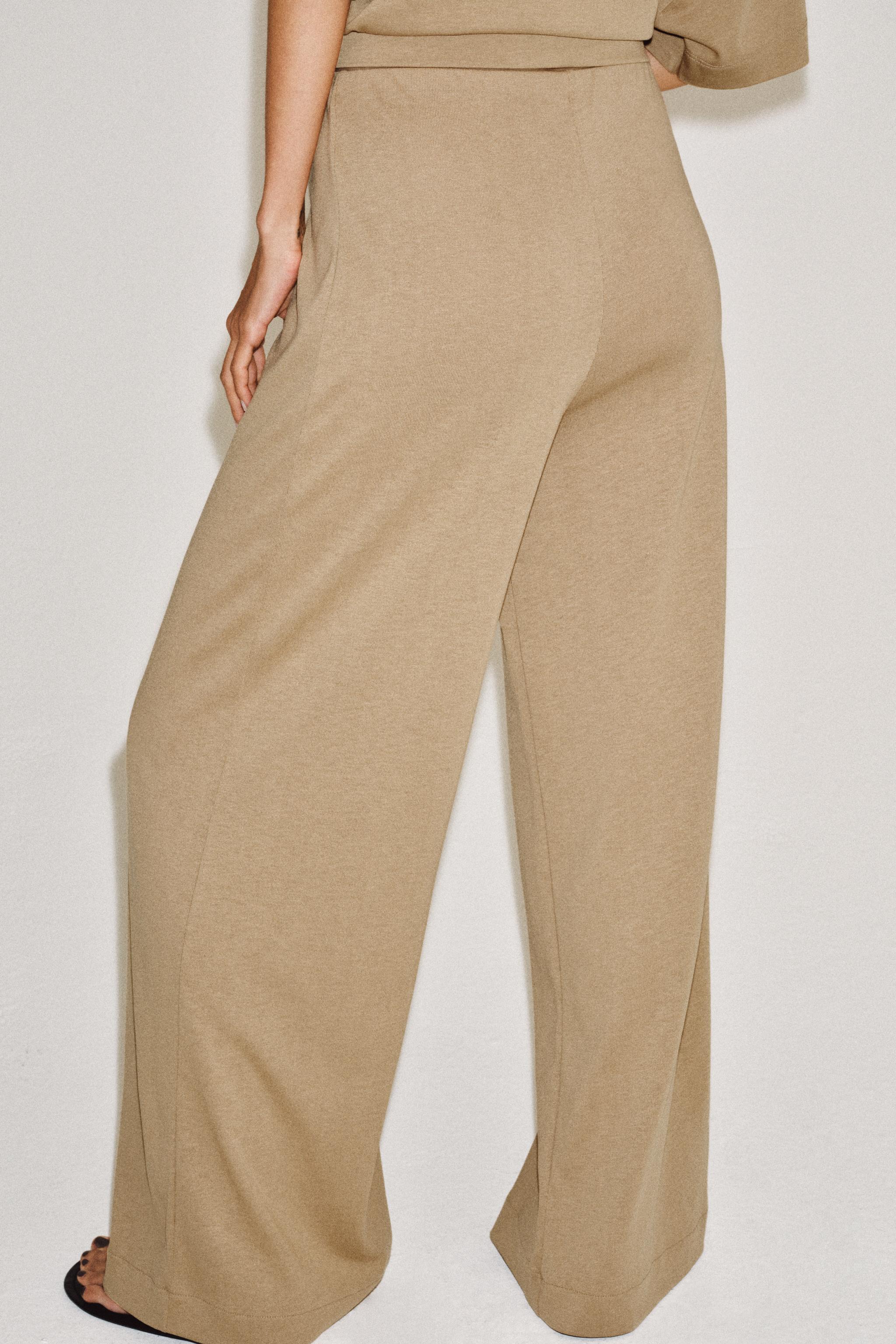 FLOWY STRAIGHT LEG PANTS