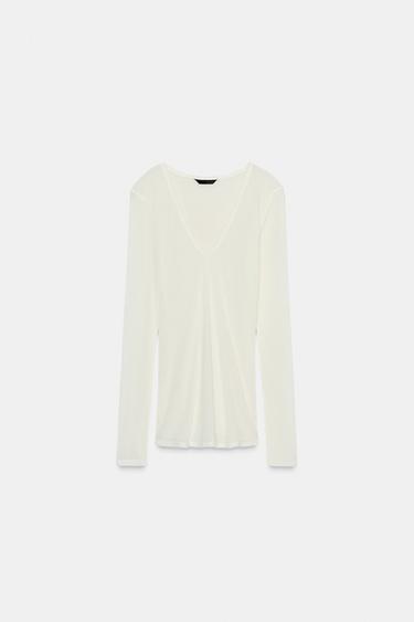 BLUZË ME DEKOLTE V - E bardhë e thyer nga Zara