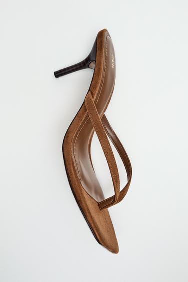 БОСОНОЖКИ НА КАБЛУКЕ С РЕМЕШКОМ — Коричневый от Zara