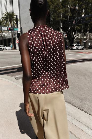 BLOUSE À POIS - Écru / Grenat de Zara - Image 4