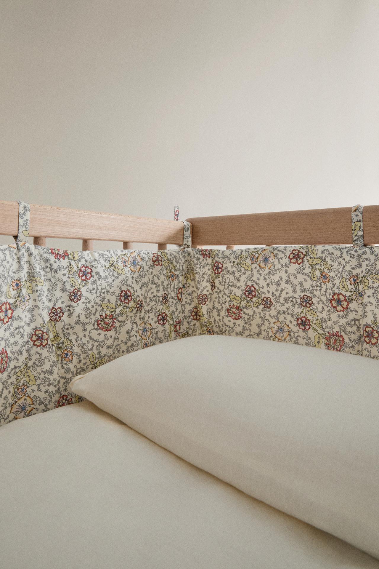 FLORAL BABY COT BUMPER COVER — Light beige