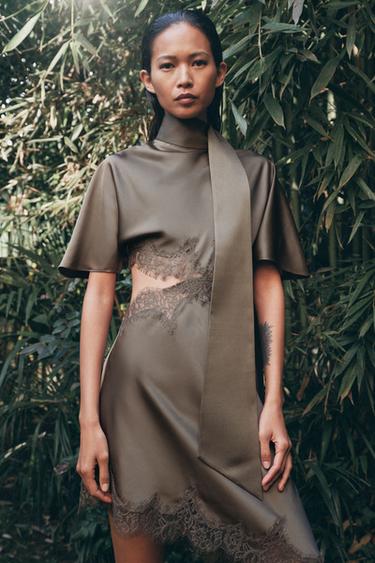 АТЛАСНОЕ ПЛАТЬЕ С КРУЖЕВОМ — ZW COLLECTION — СЕРО-КОРИЧНЕВЫЙ от Zara