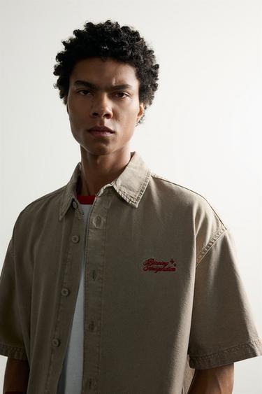 CAMISA RELAXED FIT TEXTO CONTRASTE - Tostado de Zara