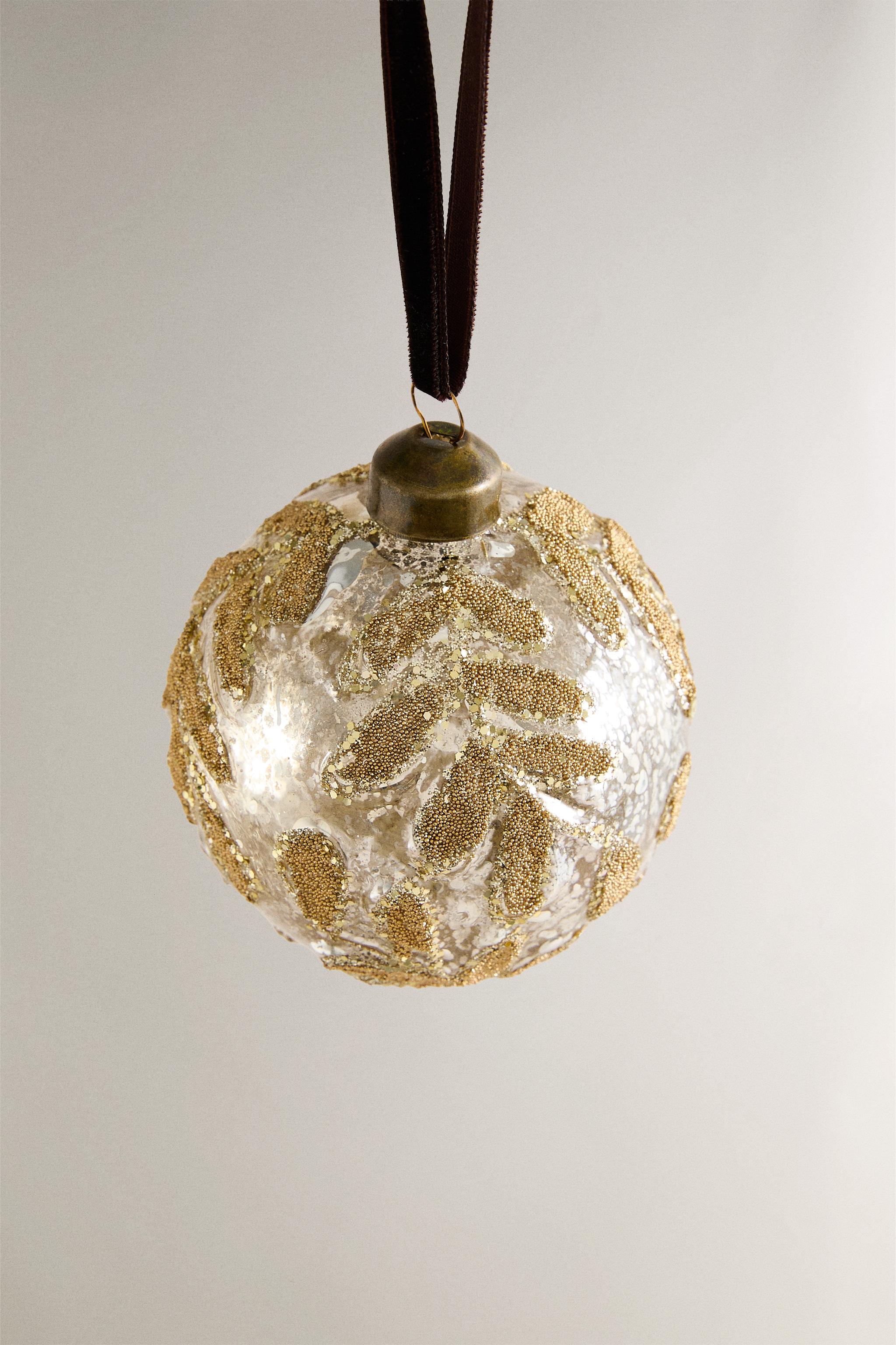 CHRISTMAS TREE GLITTERY FLORAL BALL ORNAMENT
