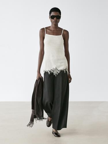 Top nuisette à dentelle - Écru de Zara - Image 0