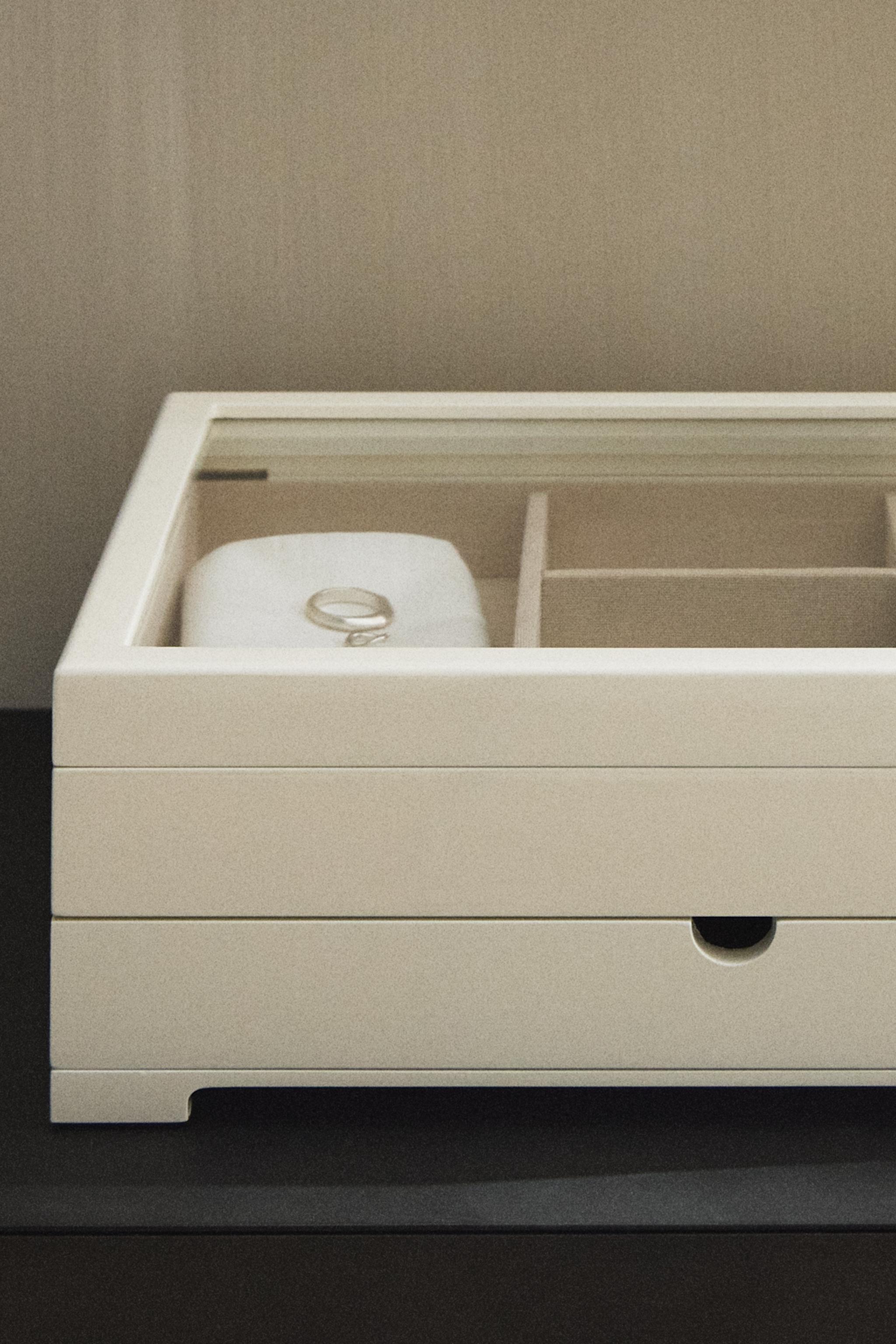 LARGE LACQUERED JEWELRY BOX WITH A DRAWER AND LID