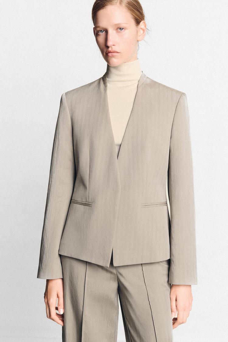 Blazer entallado sin cuello 2